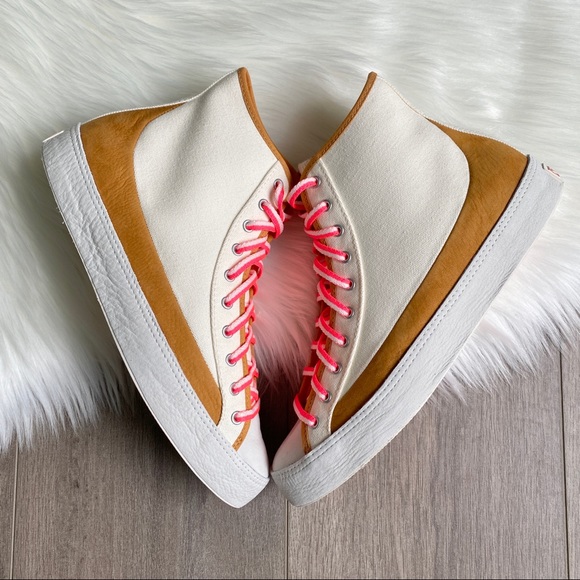 NWT Converse Chuck Taylor All Star Sasha Hi Top - Picture 6 of 8